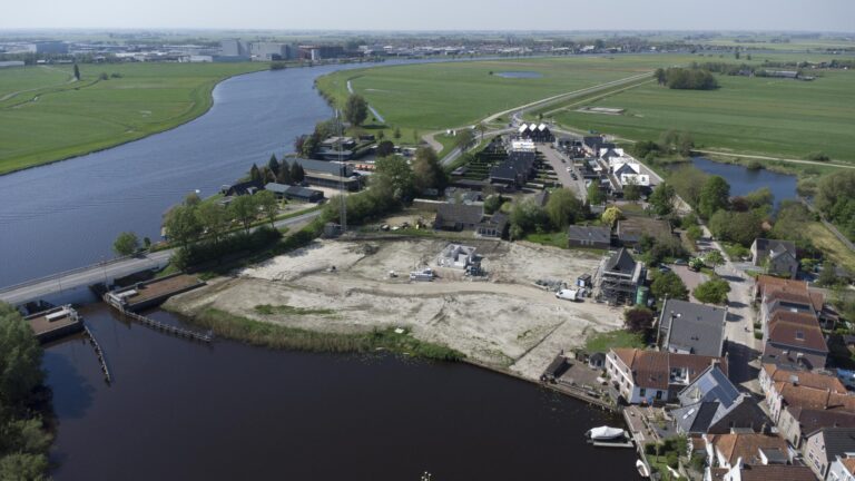 Bouwkavel Aan de Whaa